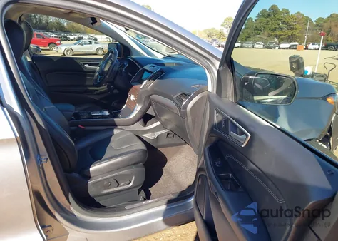 2020 Ford Edge Titanium z USA, uszkodzony, nr VIN 2FMPK3K96LBB58671